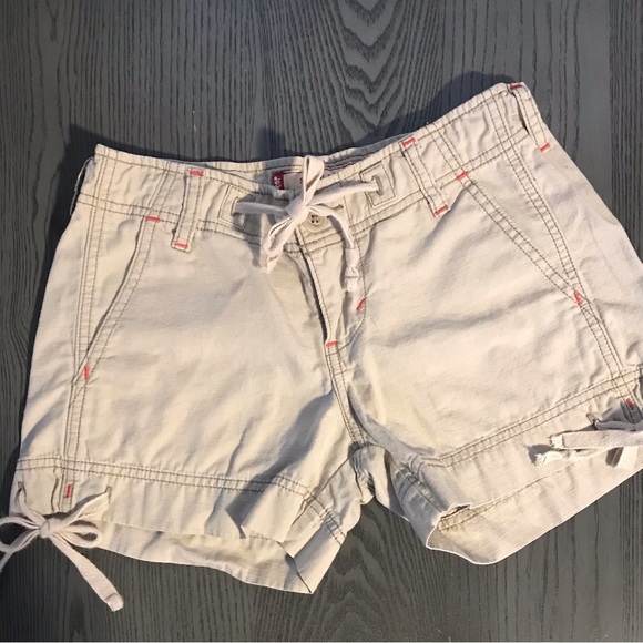 COPY - Levi’s Khaki Shorts EUC - Picture 1 of 4